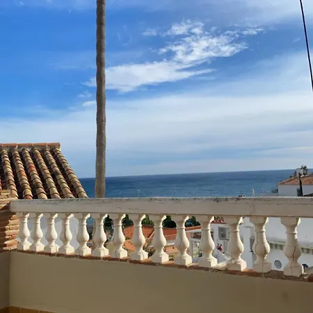 Holiday home Renovated Seafront - Private Pool And Parking